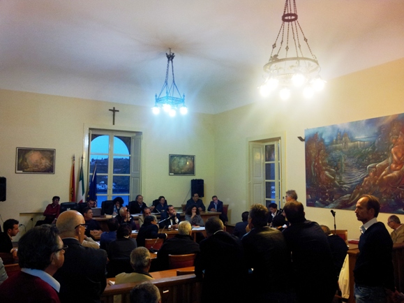 Aumenti Irpef-Imu, Consiglio tra le polemiche 