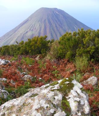 Ampi servizi sulle Eolie sulla rivista Hermes