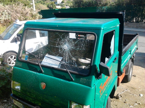Ditta Famularo, danneggiato anche motocarro
