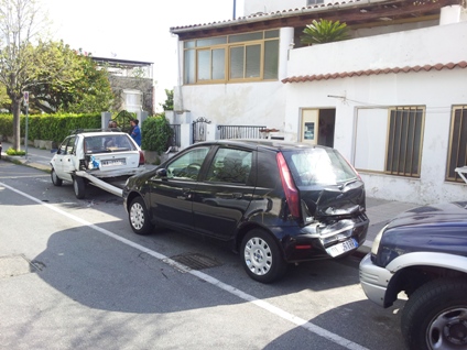 Via Mancuso, strike di...auto