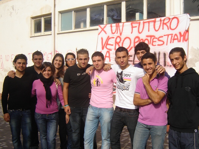 Scuola, protesta anche a Lipari